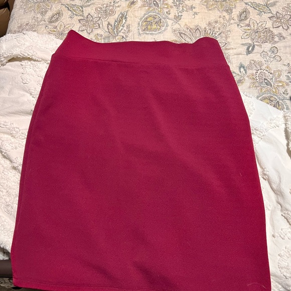 LuLaRoe Solid Magenta Cassie Pencil Skirt Size 2XL - Picture 1 of 3
